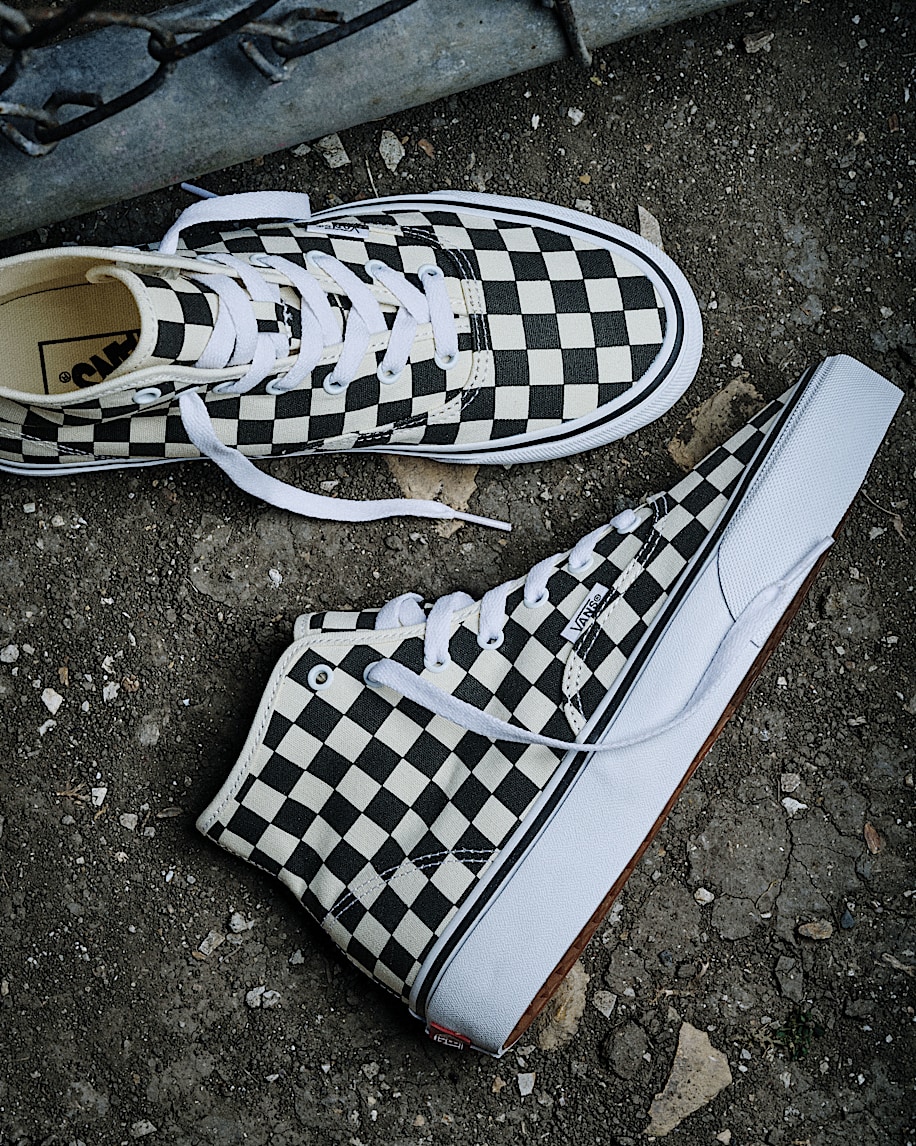 Authentic Hi 20 Checkerboard Shoe VANS Checkerboard Black  True White ALT4