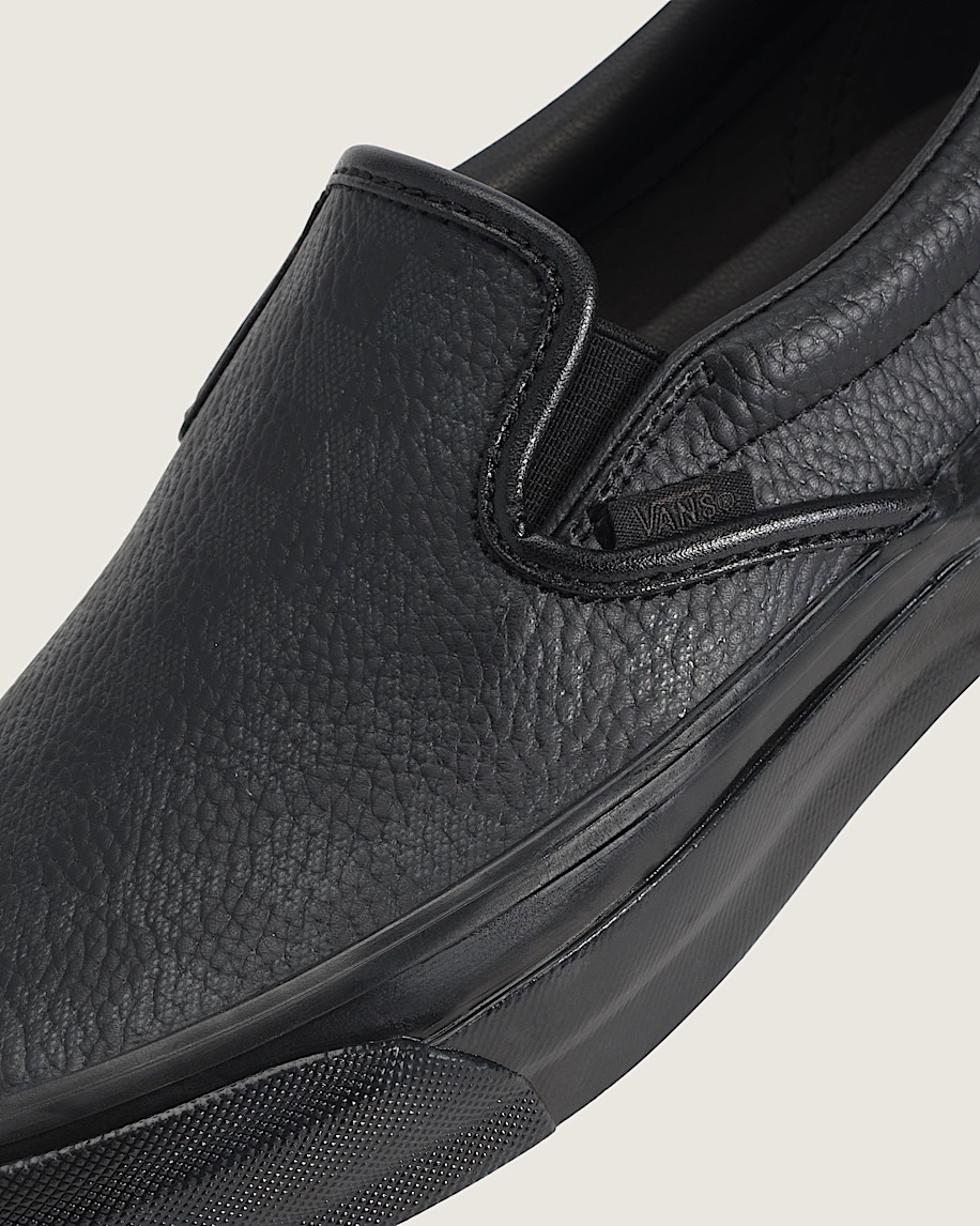 Premium Classic SlipOn Shoe VANS Black  Faded Black ALT4