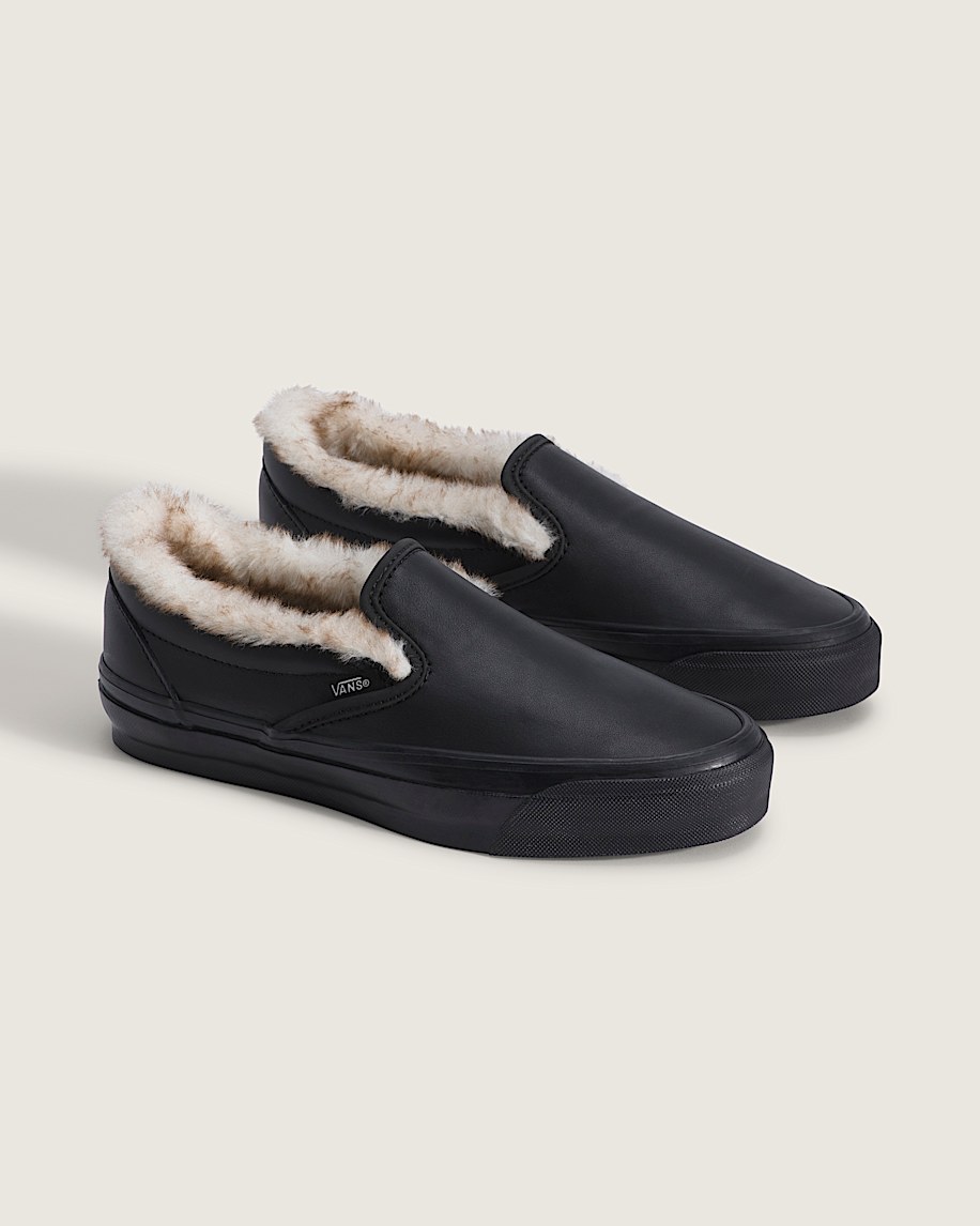 Premium Classic SlipOn Shoe VANS Black ALT1