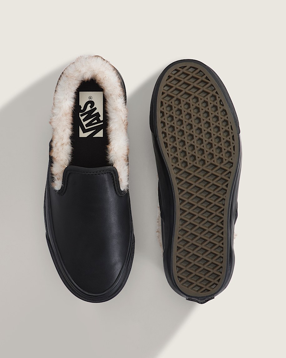Premium Classic SlipOn Shoe VANS Black ALT2
