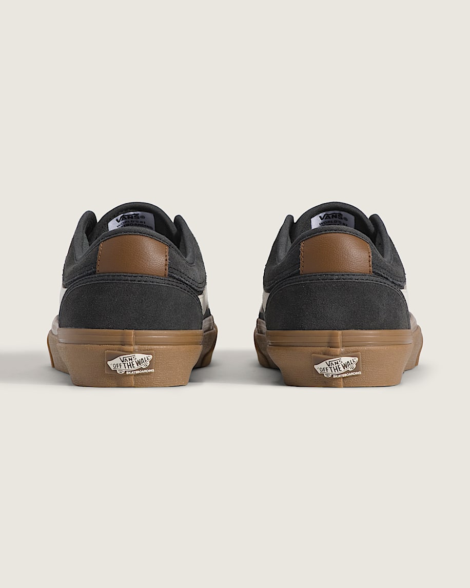 Chukka Low Sidestripe Shoe in Dark Grey / Gum | Vans