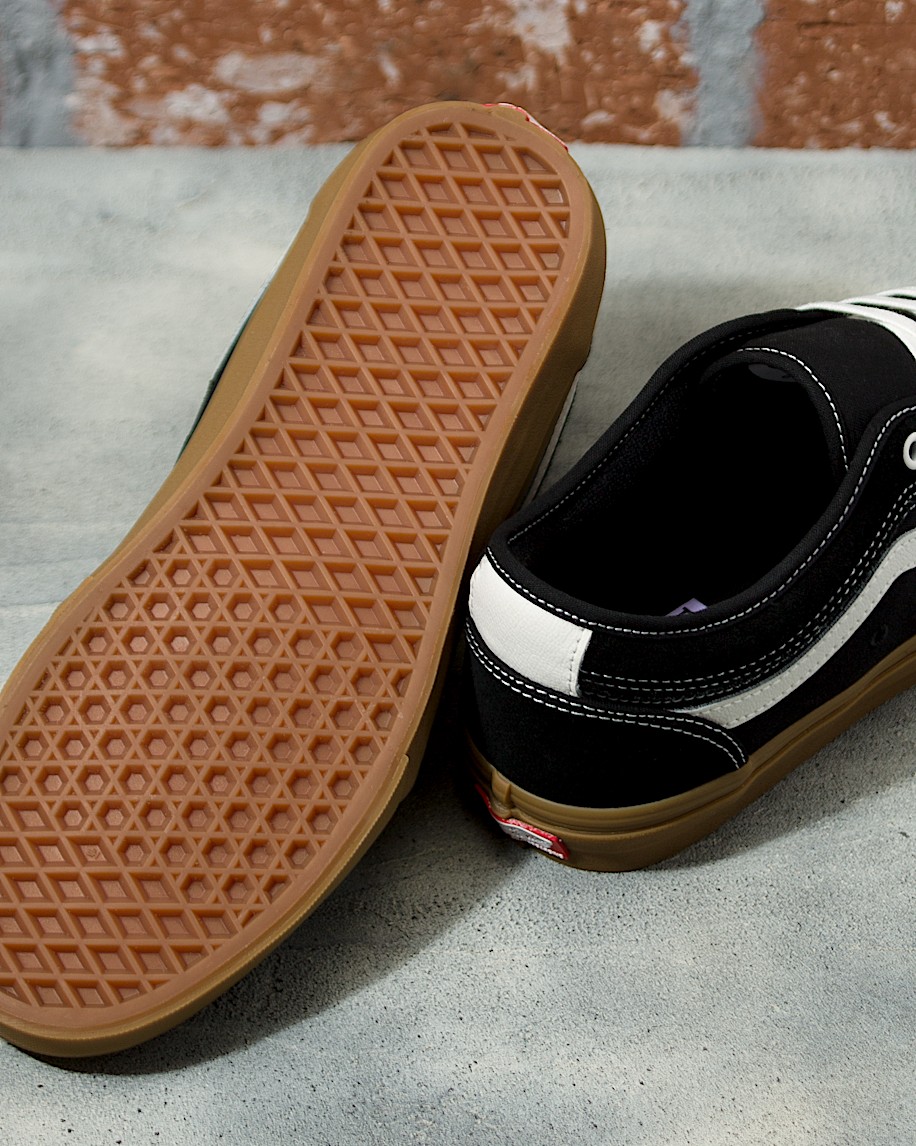Chukka Low Sidestripe Shoe