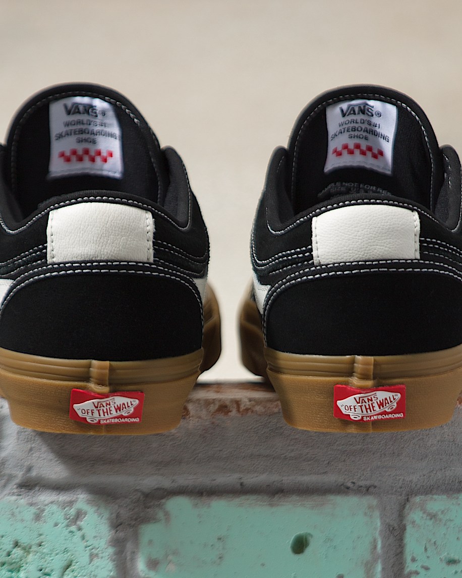 Chukka Low Sidestripe Shoe