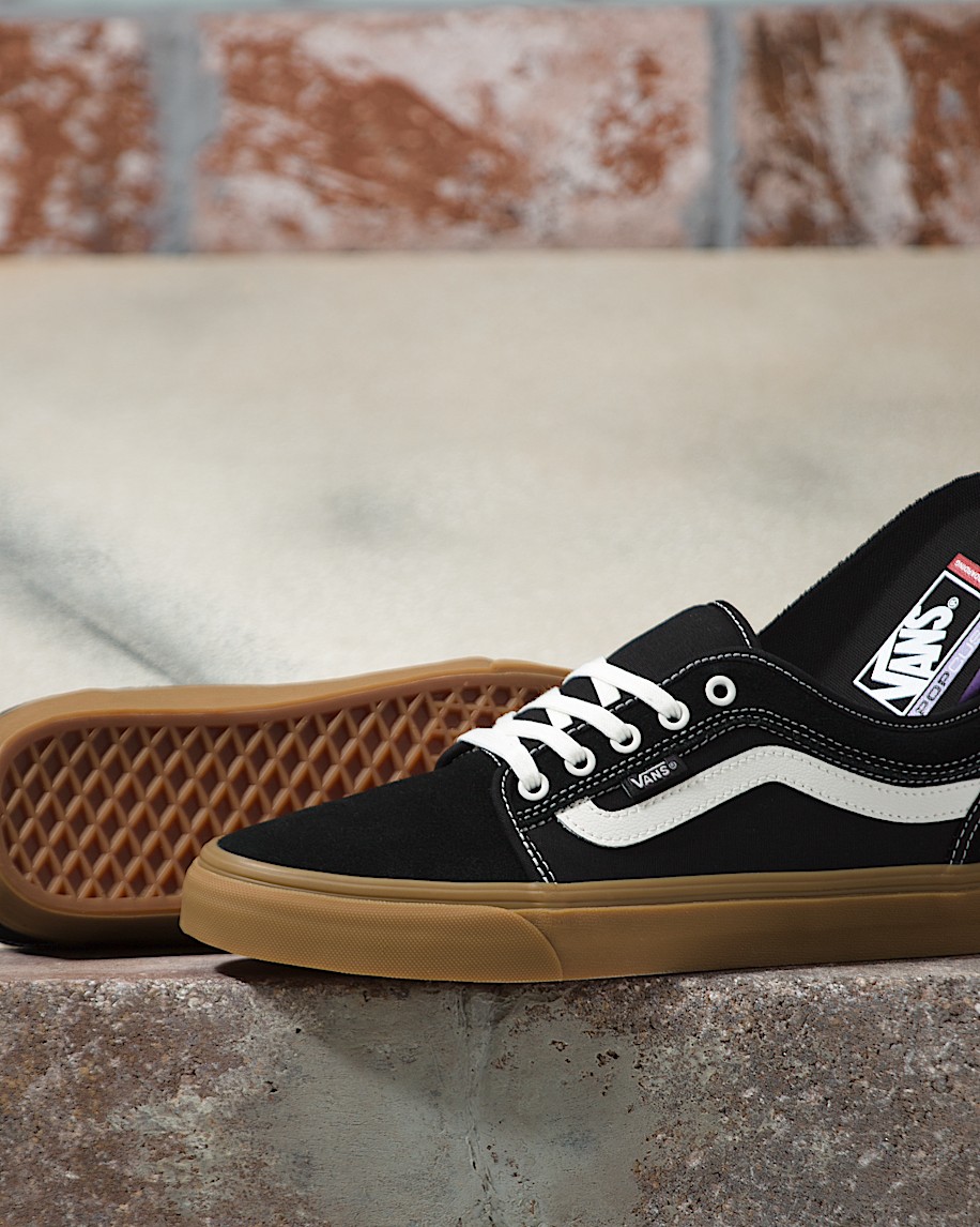 Chukka Low Sidestripe Shoe