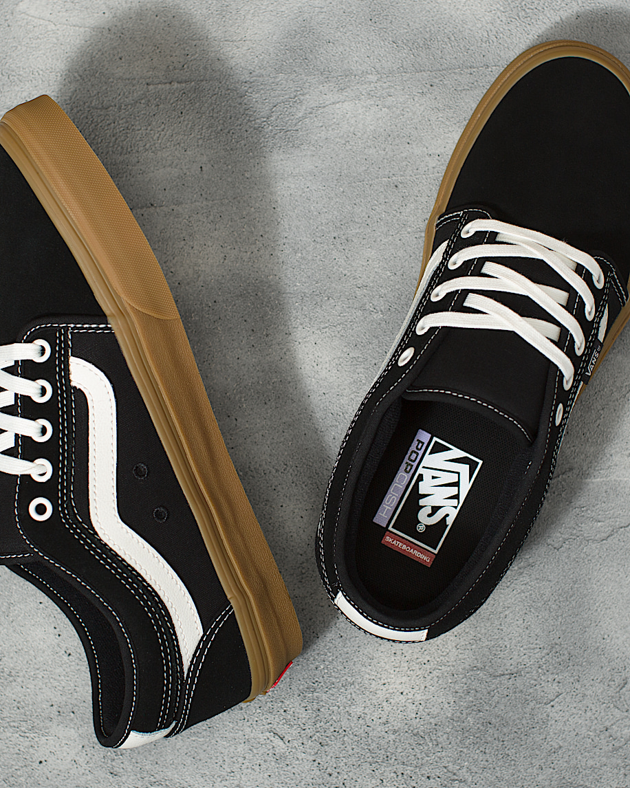 Chukka Low Sidestripe Shoe