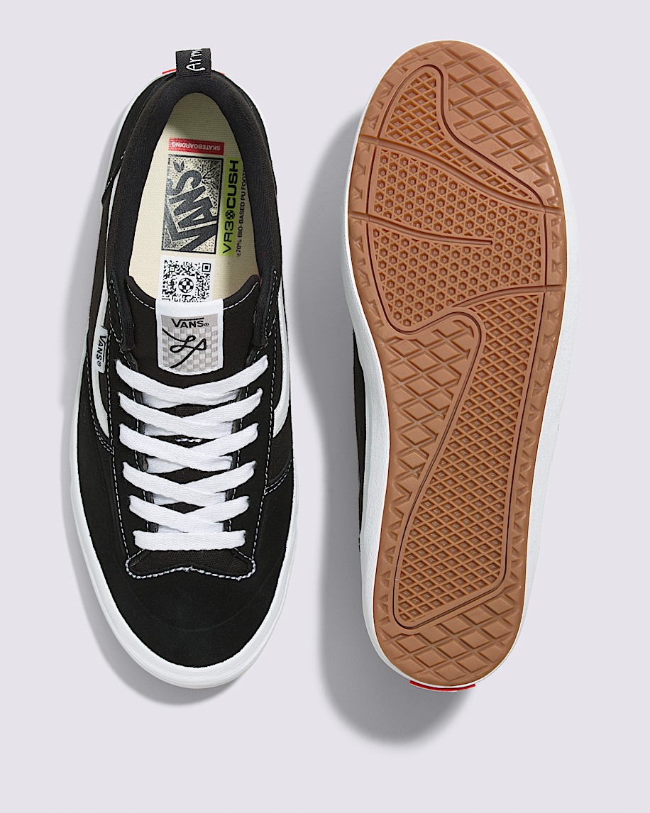 Lizzie Low Shoe in Black | Vans