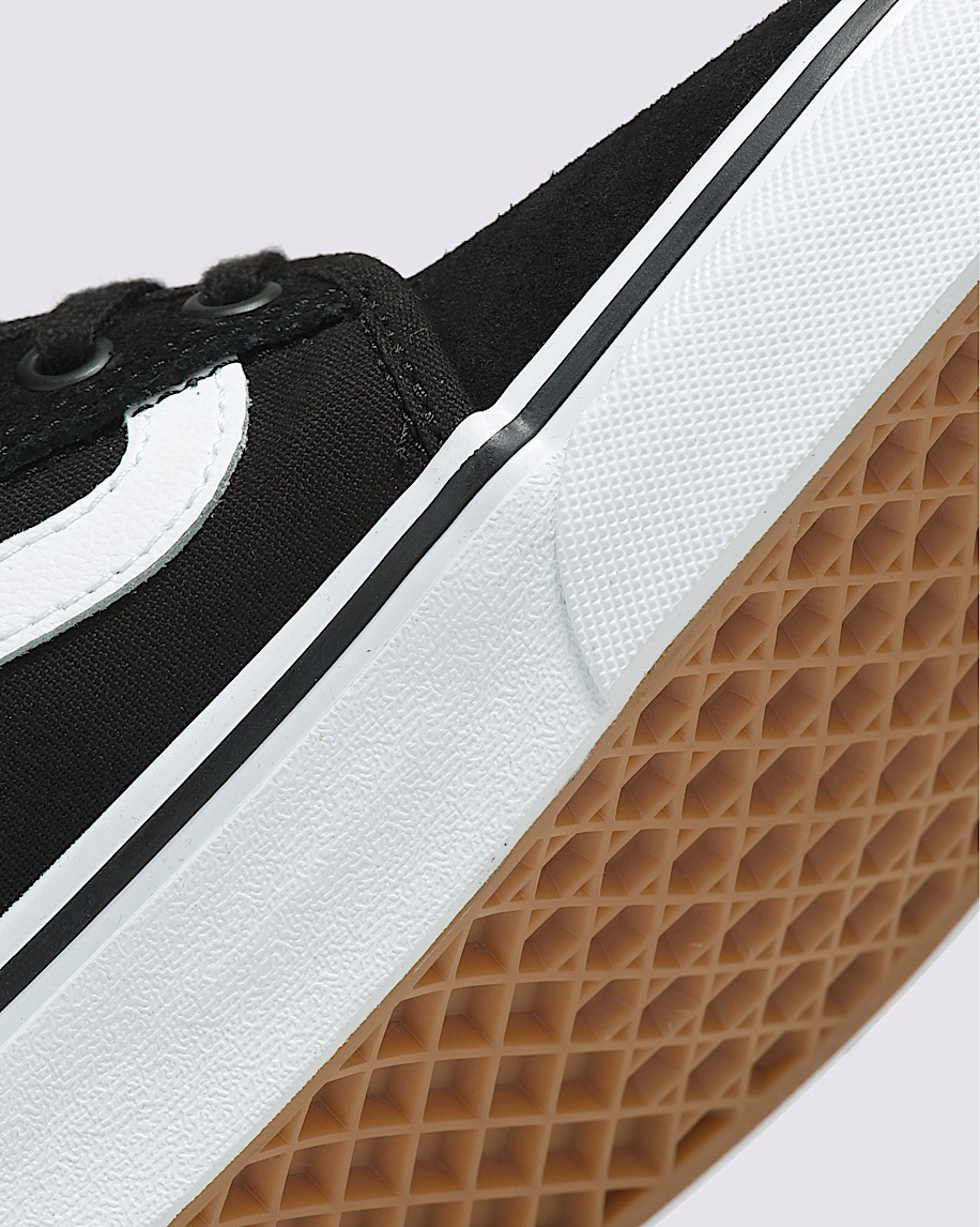 Chukka Low Sidestripe Shoe in Black | Vans