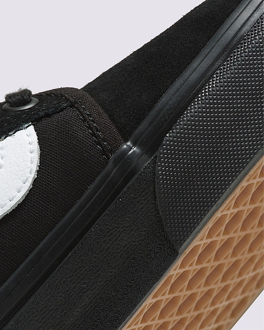Chukka Low Sidestripe Shoe in Black | Vans