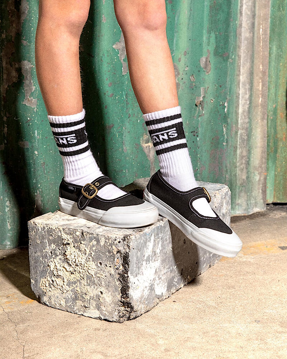 Little Kids Mary Jane Shoe in Black | Vans Little Kids Mary Jane Shoe in Black | Vans