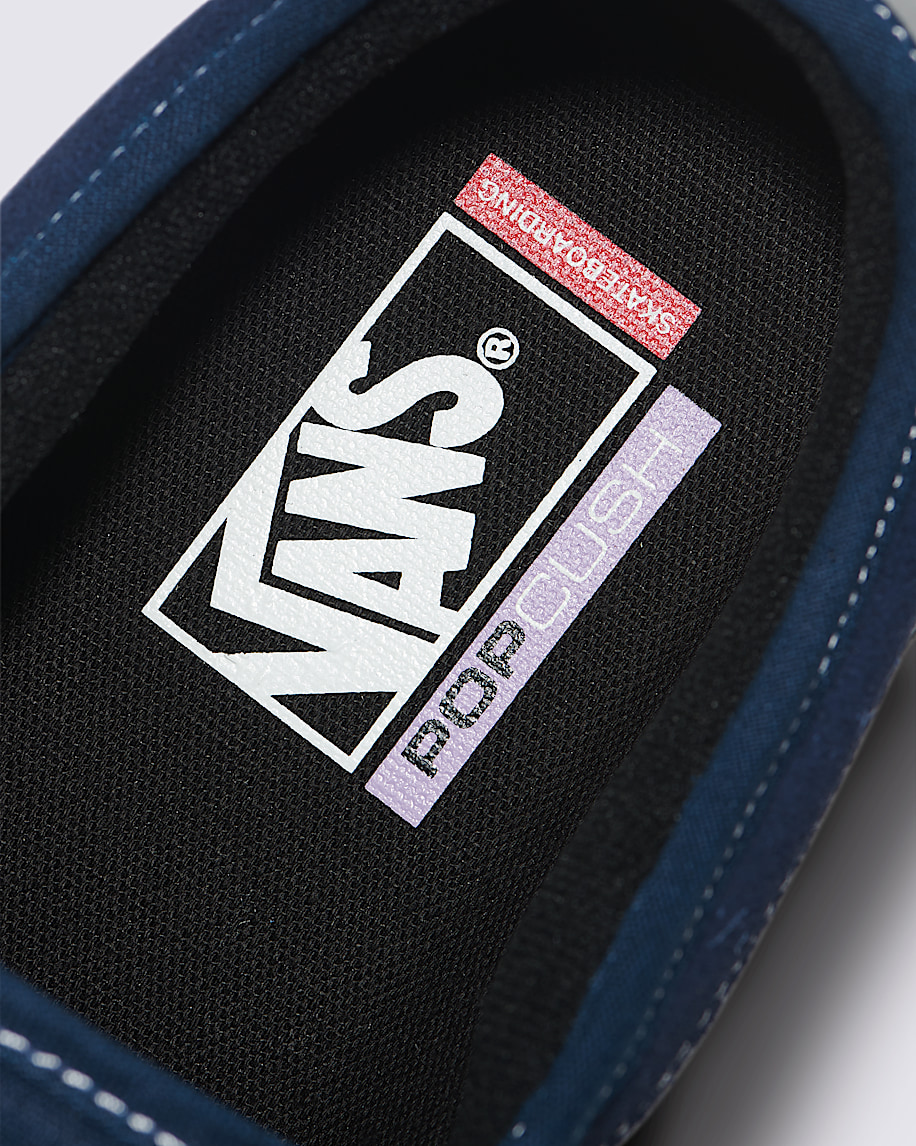 Chukka Low Sidestripe Shoe
