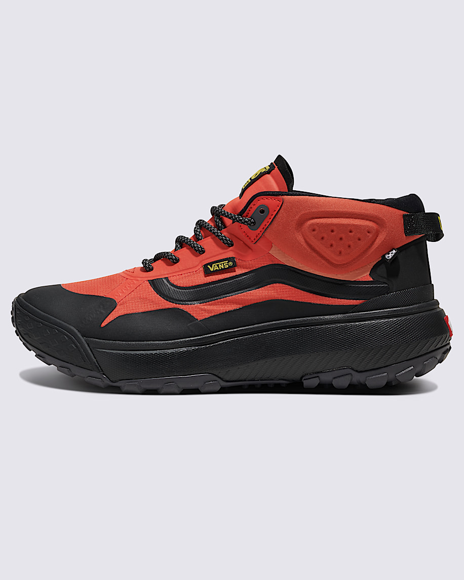 国内配送 VANS OVERS SLIDE BLACK/ORANGE MTE Crosspath Mid Shoe in Orange | Vans