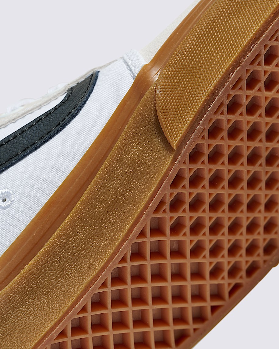 Skate Chukka Low Sidestripe Shoe - 6