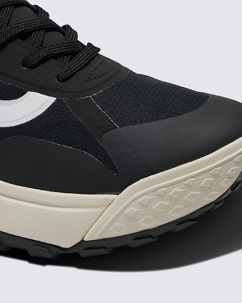 Crosspath Shoe