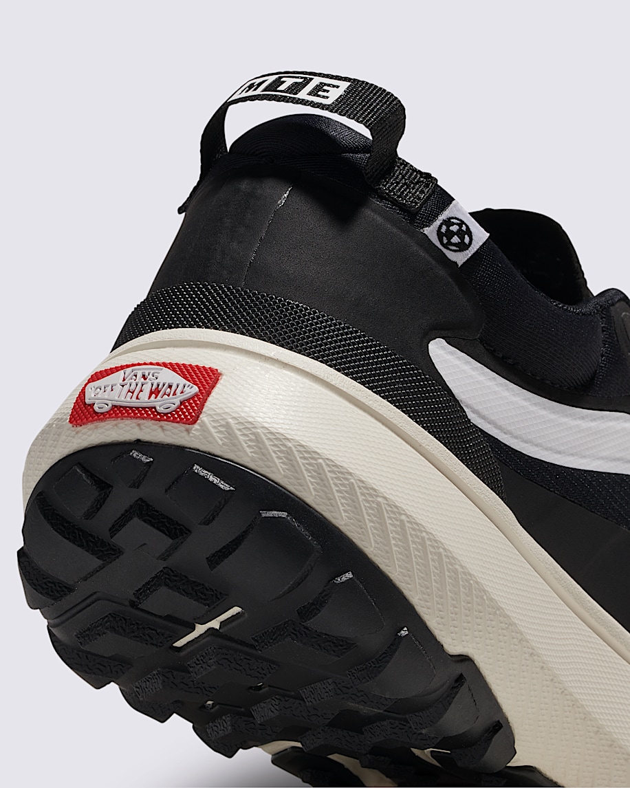 Crosspath Shoe