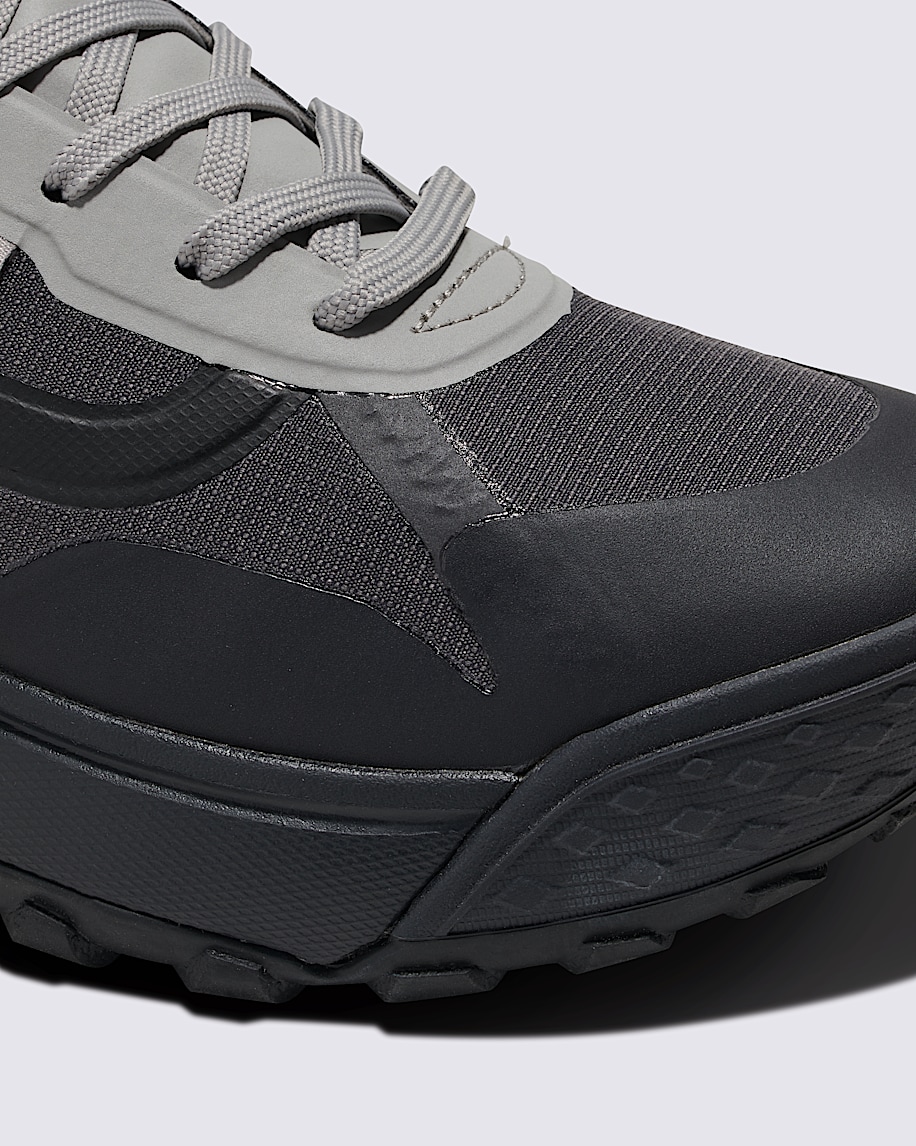 Crosspath Shoe