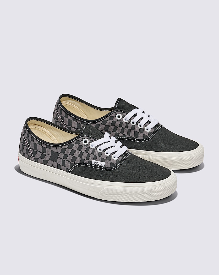 Authentic Shoe in Black / Grey | Vans