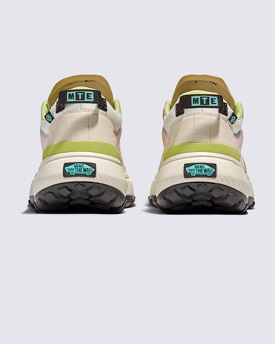 Crosspath Shoe
