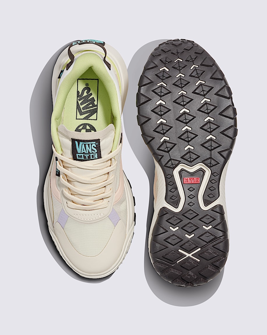 Crosspath Shoe