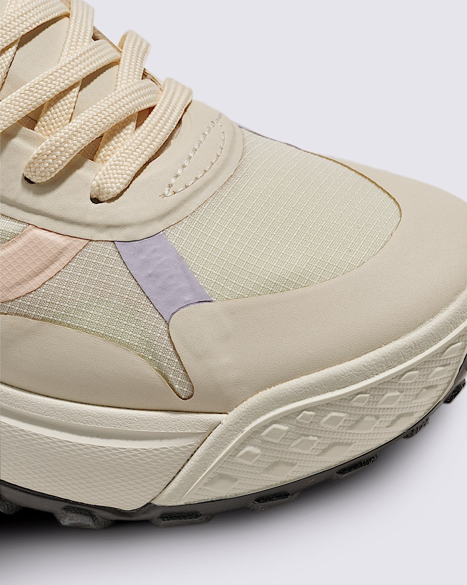 Crosspath Shoe