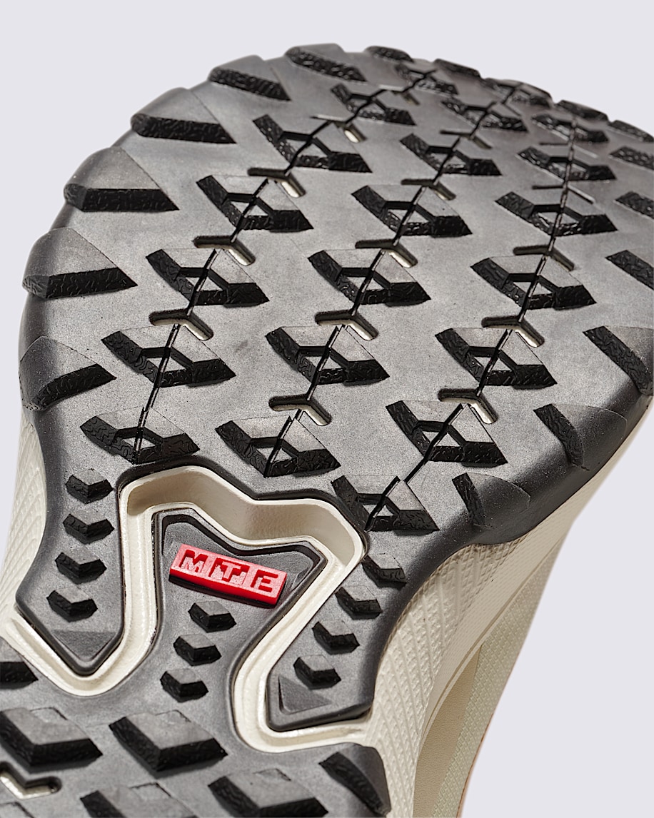 Crosspath Shoe