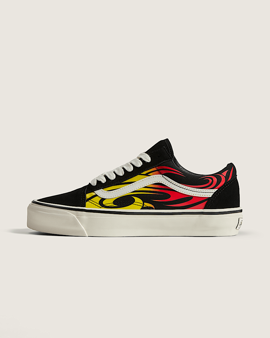消費税無し Old Premium Skool Vans | Flame / Black in Shoe 靴
