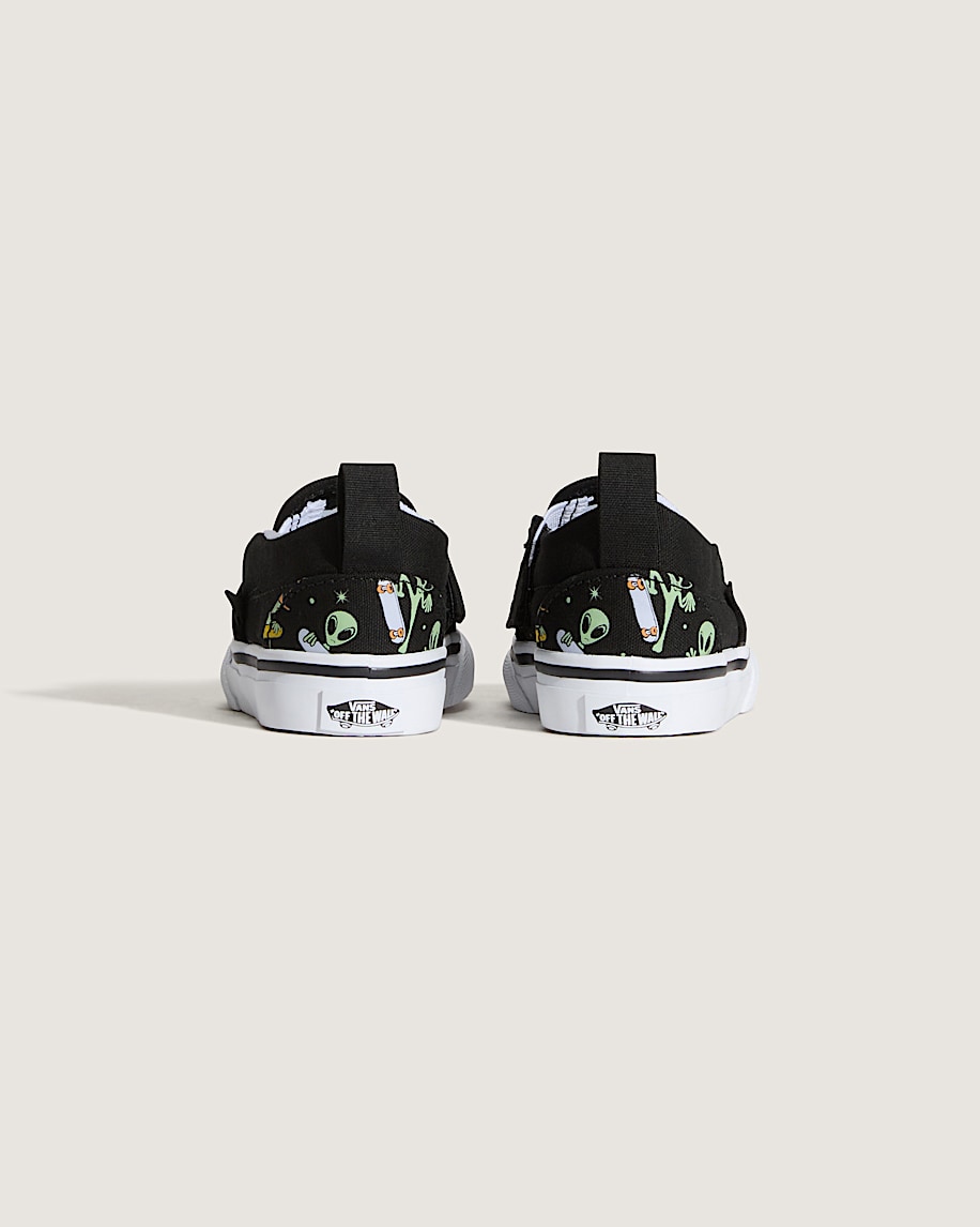 Toddler Classic Slip-On V Shoe - 4