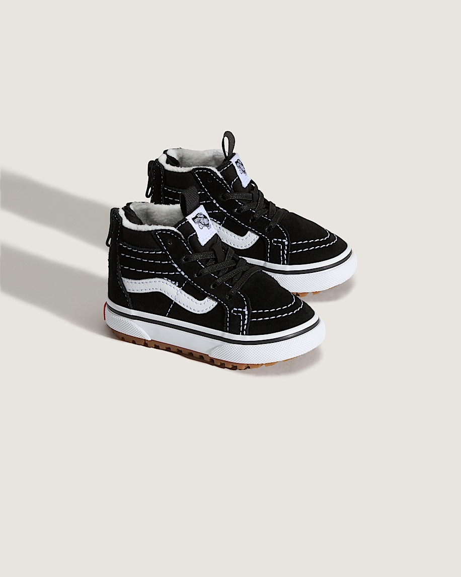 ハンページ Toddler Sk8-Hi Zip Water Resistant Shoe in Black / White | Vans