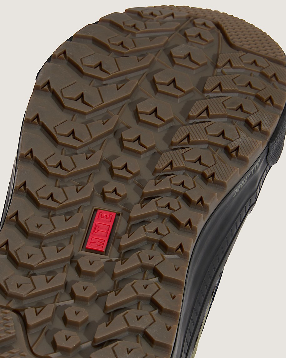 Sk8-Hi Waterproof Insulated Shoe - 6