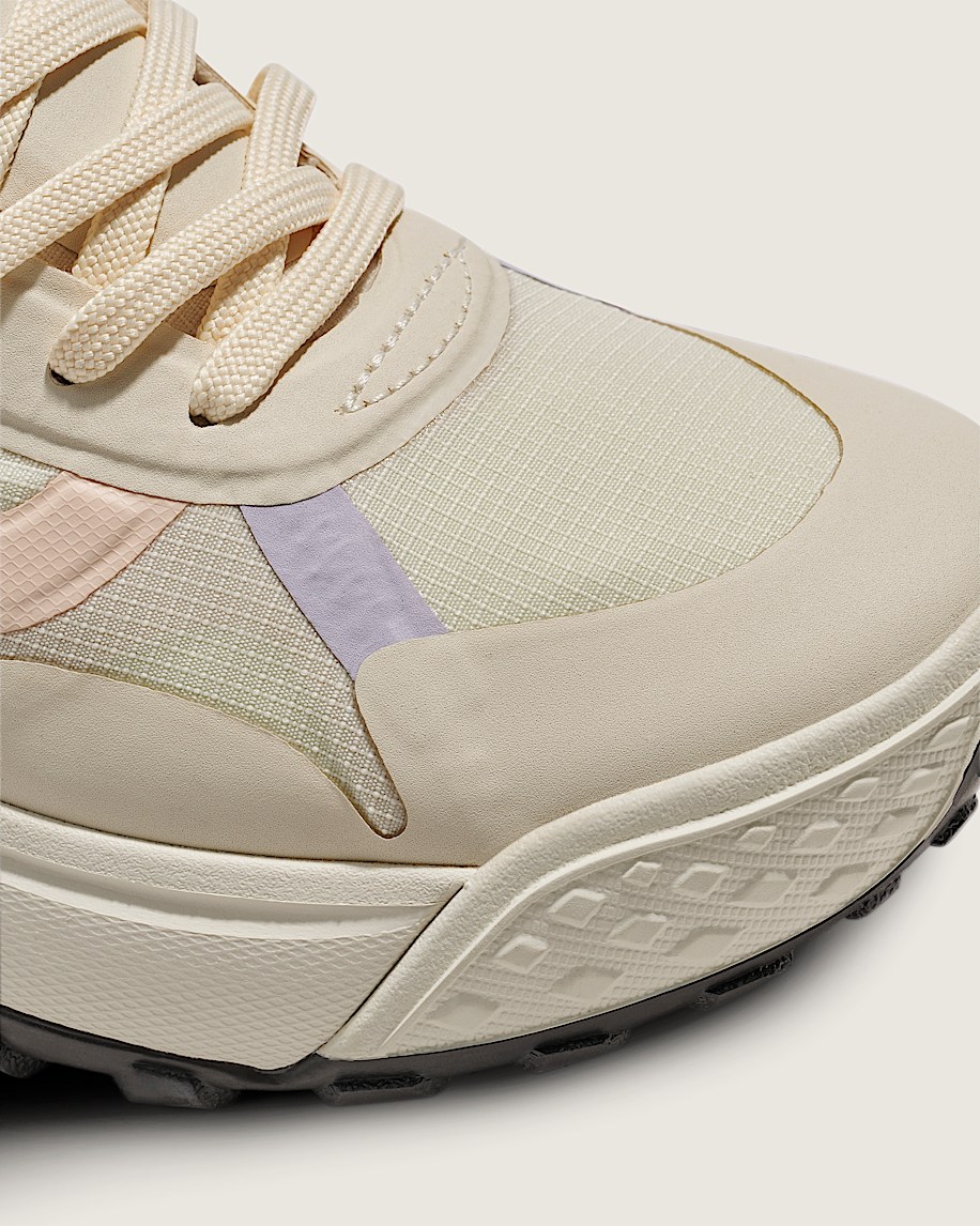 Crosspath Shoe