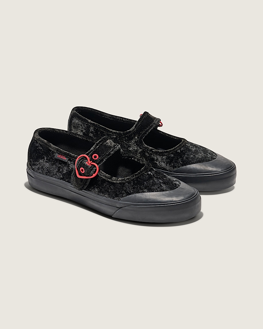 ◆VANS◆ Mary Jane Heart Black Red VN000CRR4581 Mary Jane Shoe en Black / Red | Vans CA
