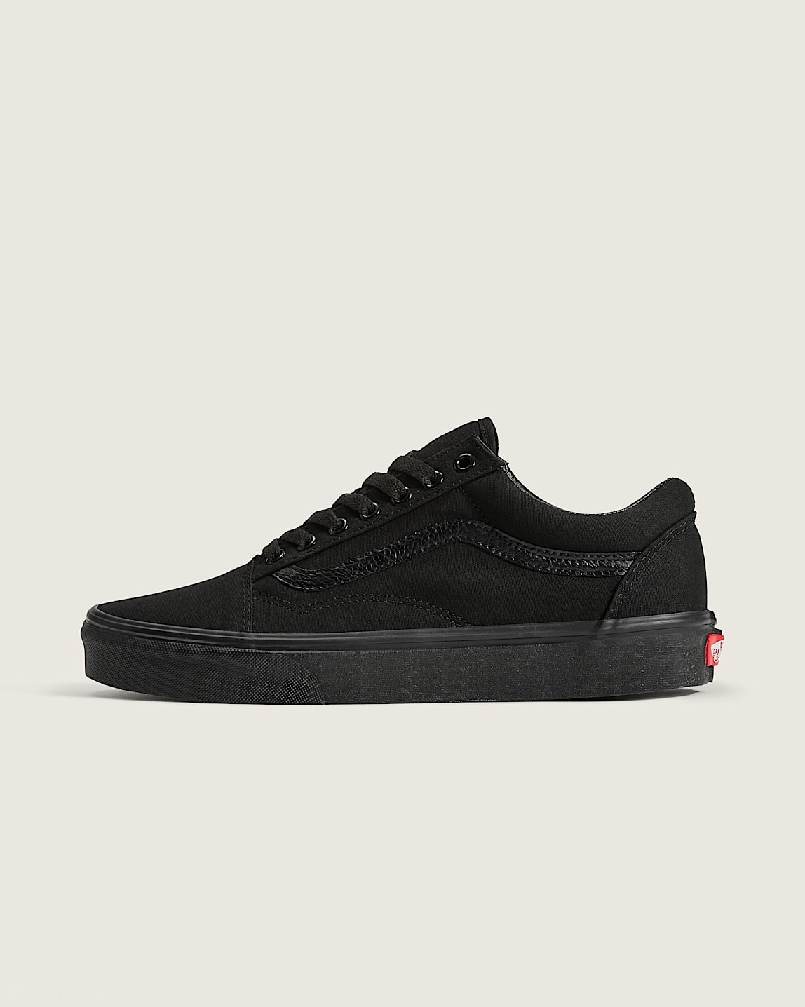 Knu Skool Shoe in Black | Vans