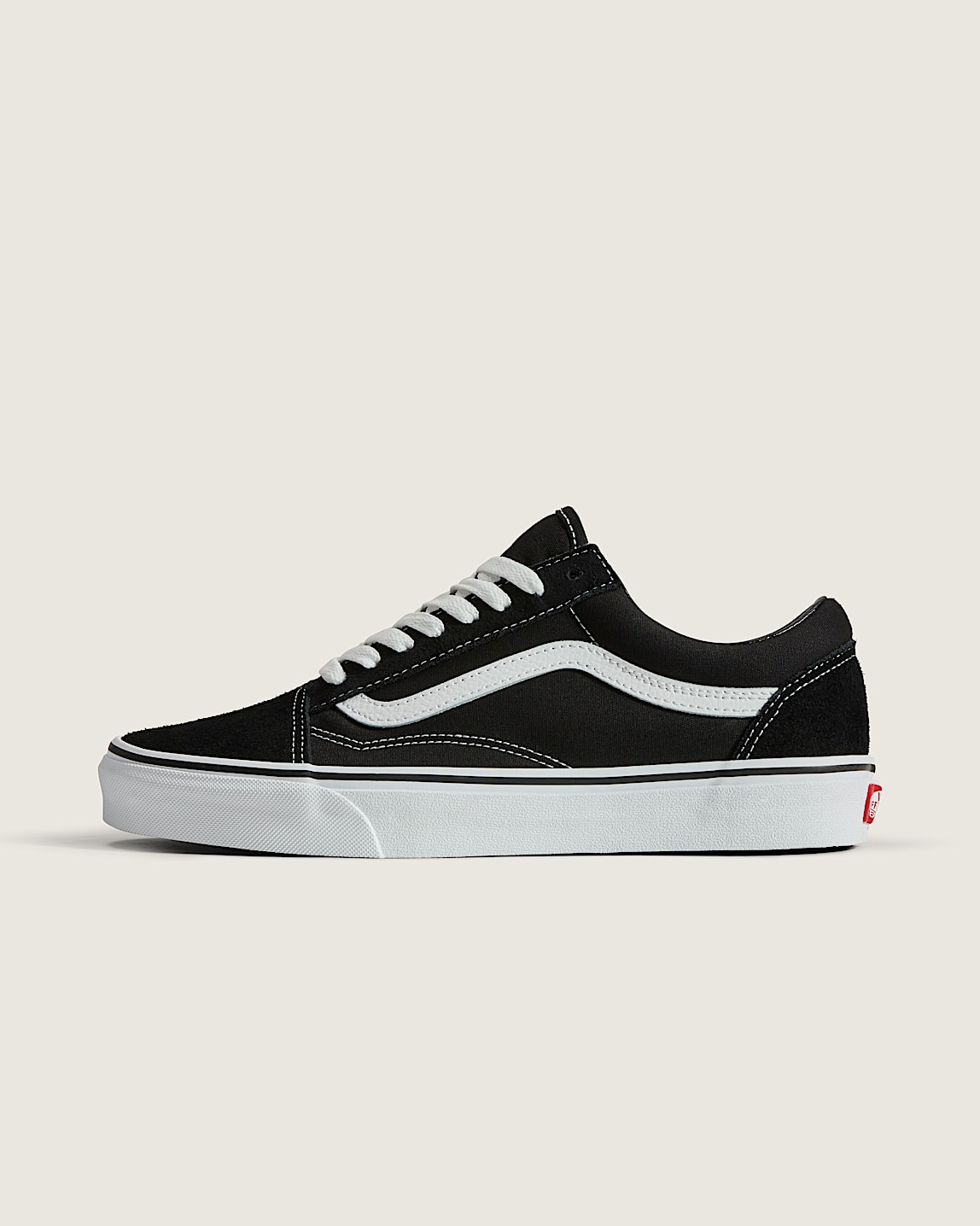 Knu Skool Shoe in Black / True White | Vans