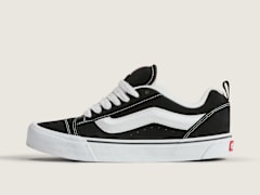 Black/True White