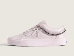Pale Petal Pink/White