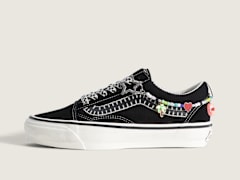 Black/Marshmallow White