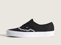Black/True White