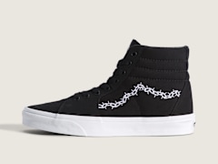 Black/True White