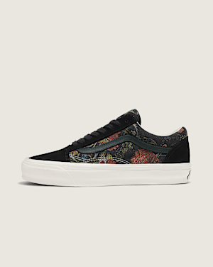 Premium Old Skool in Black Vans