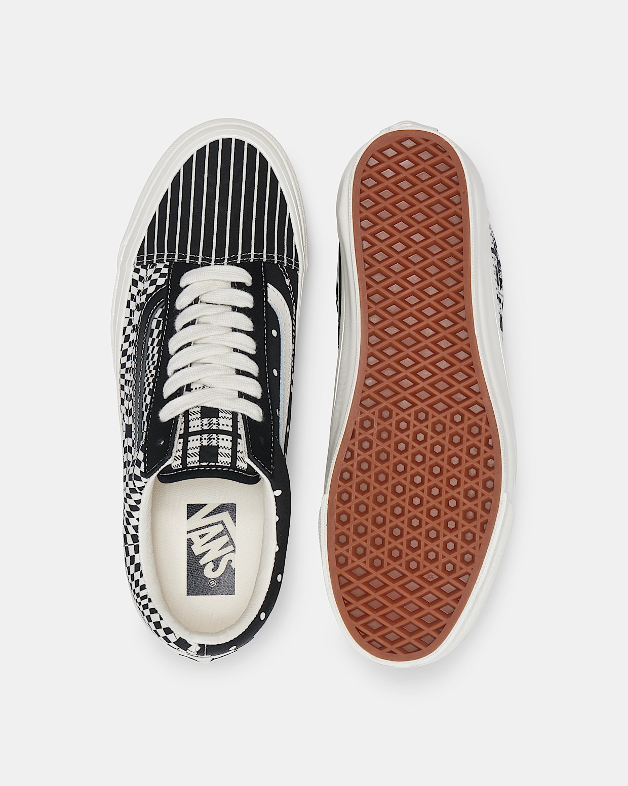 Premium Old Skool 36 in Black Vans