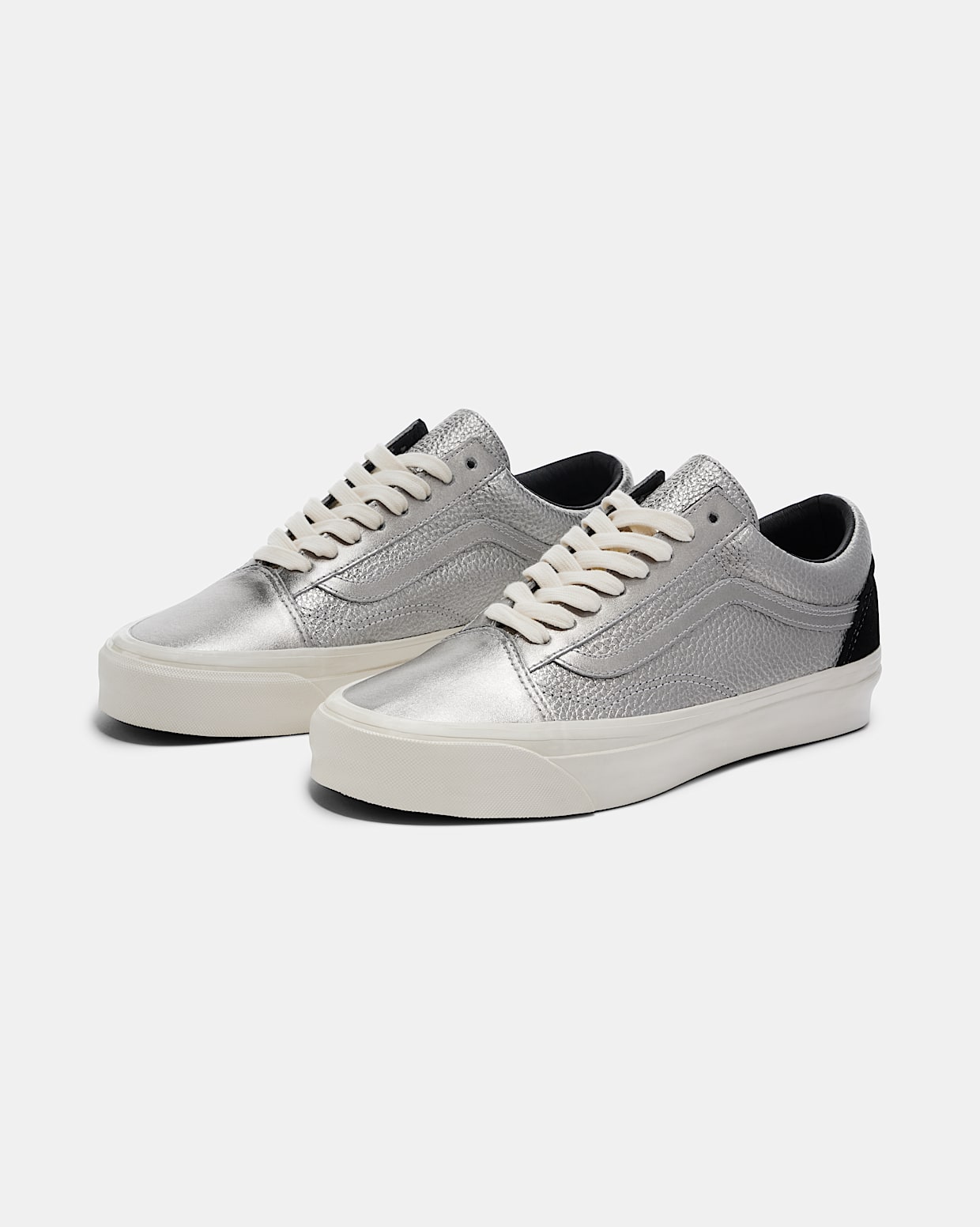 Premium Old Skool 36 in Silver Vans