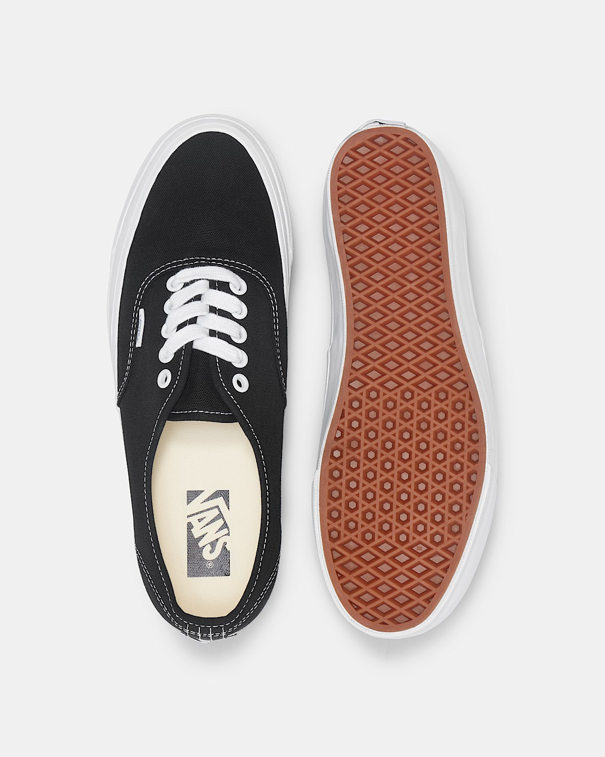 Premium Authentic 44 in Black White Vans