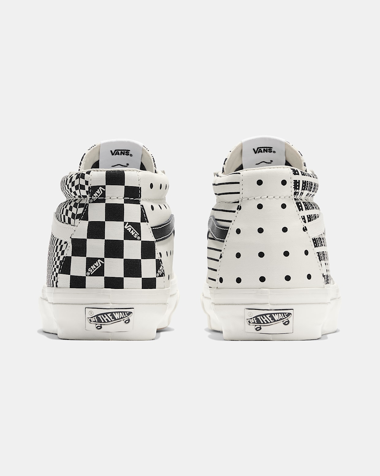 Premium Sk8 Mid 83 in Marshmallow Black White Vans