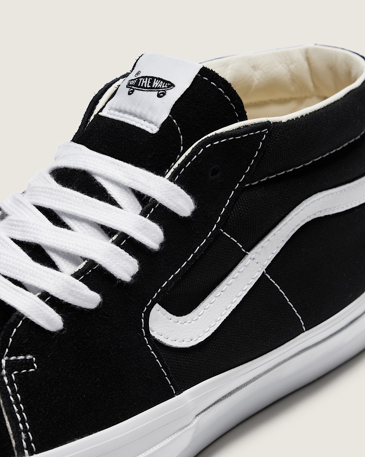 Vans shoes mid top hotsell
