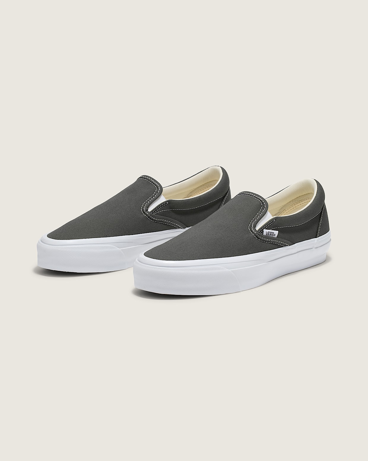 Premium Slip On 98 in Gunmetal Black Vans