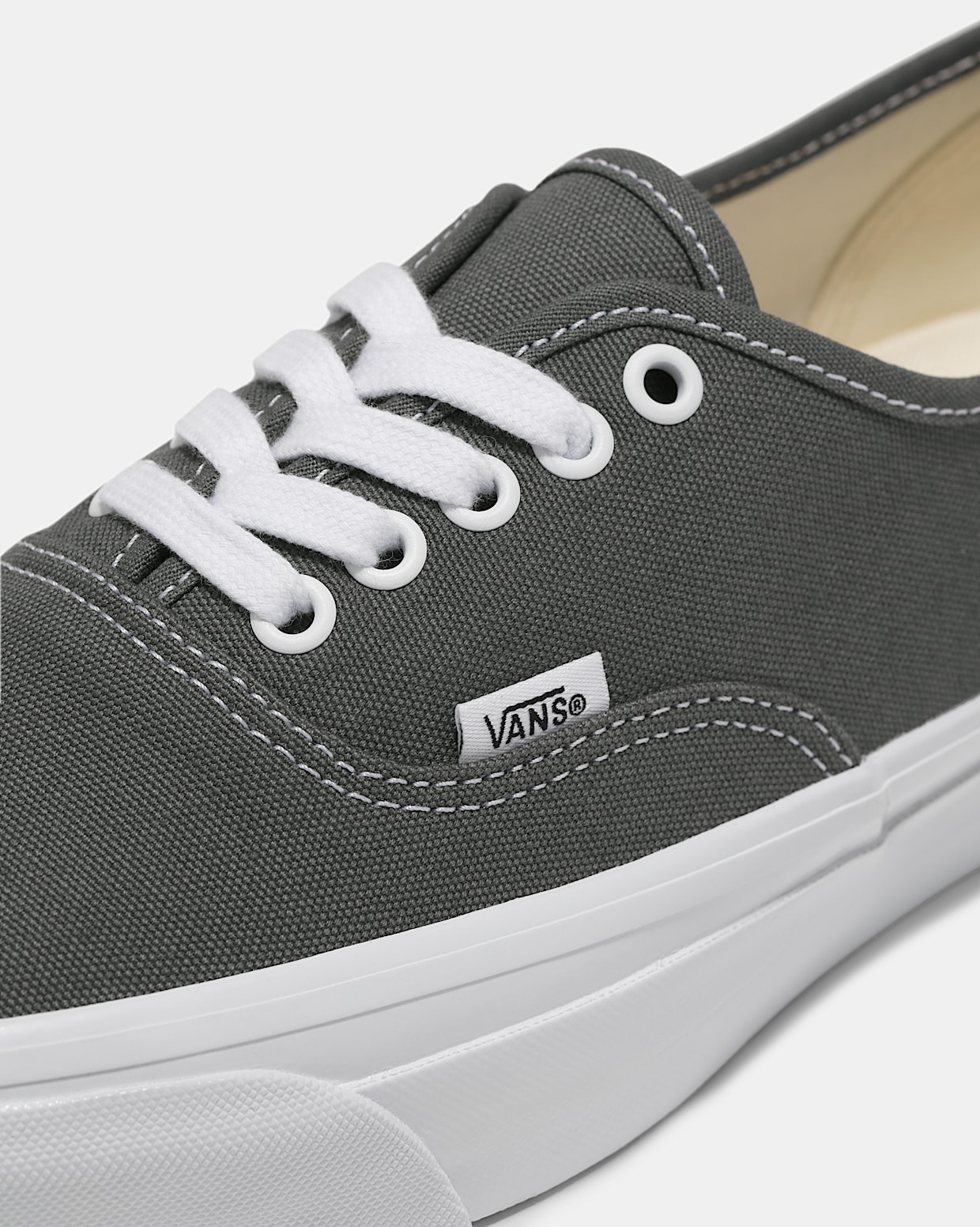 Premium Authentic 44 in Gunmetal Black Vans