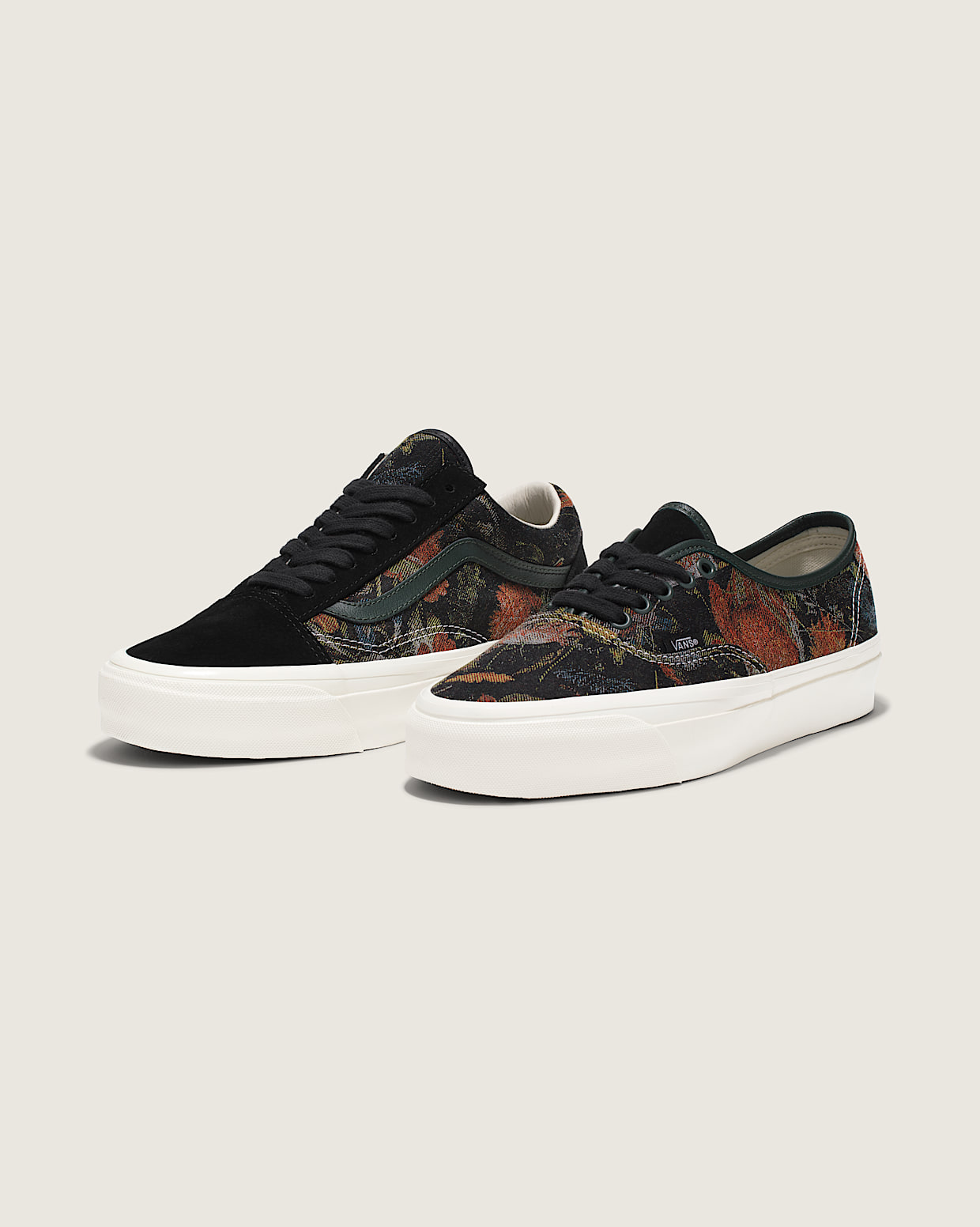 行列のできるレビュー商品、集めました。高評価アイテム Authentic Premium 44 Vans | Black Floral in Jacquard トップス