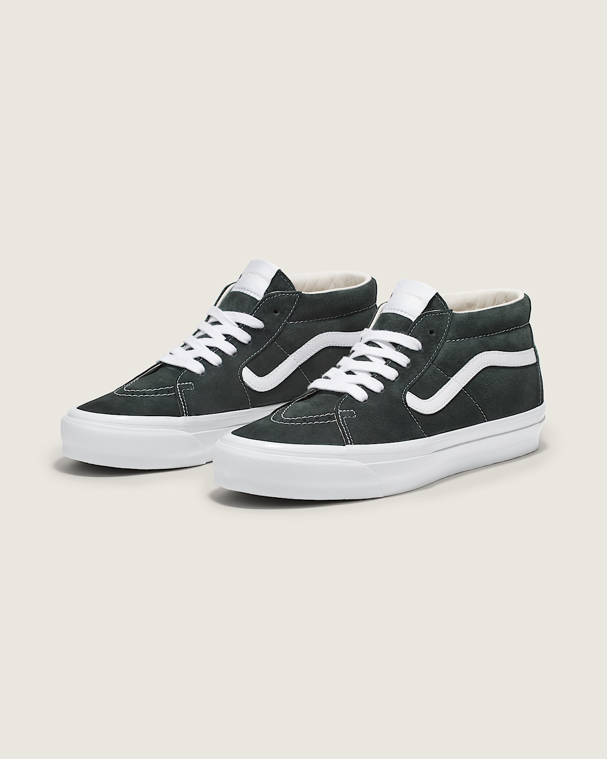Premium Sk8 Mid 83 Suede in Scarab Black Vans