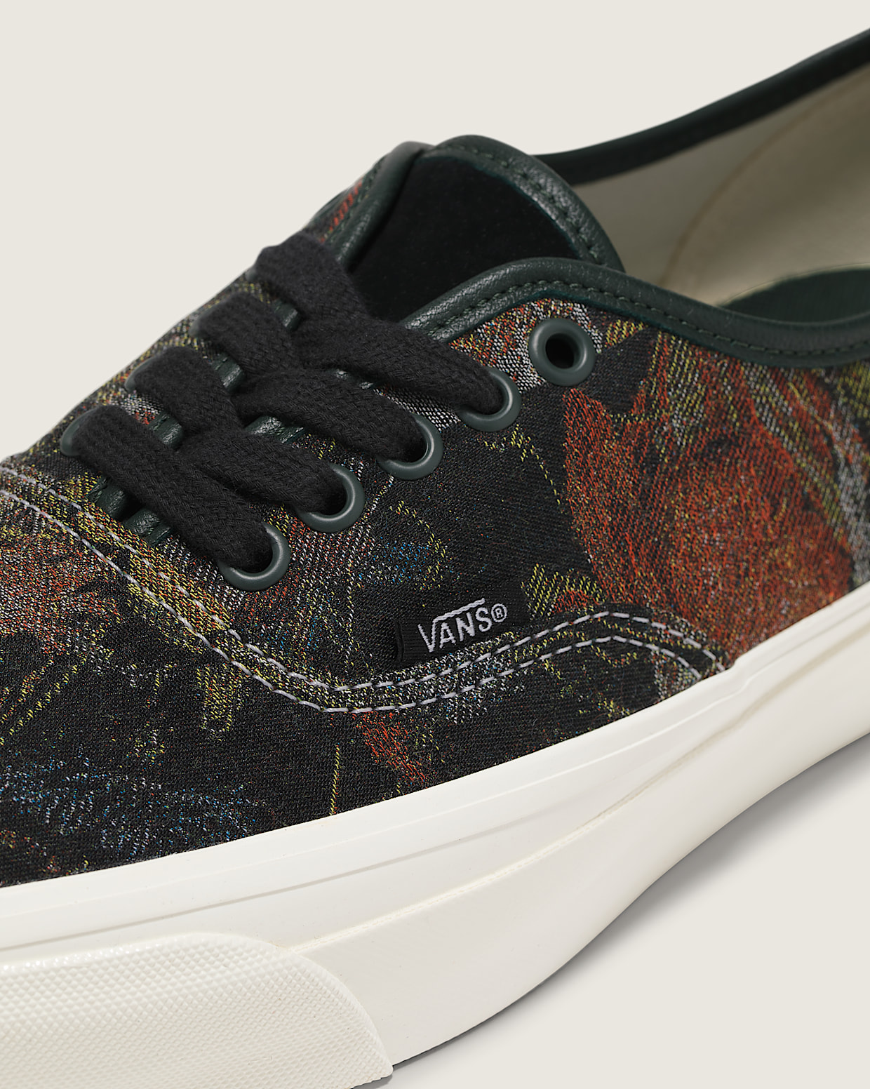 Premium Authentic 44 Jacquard in Floral Black Vans