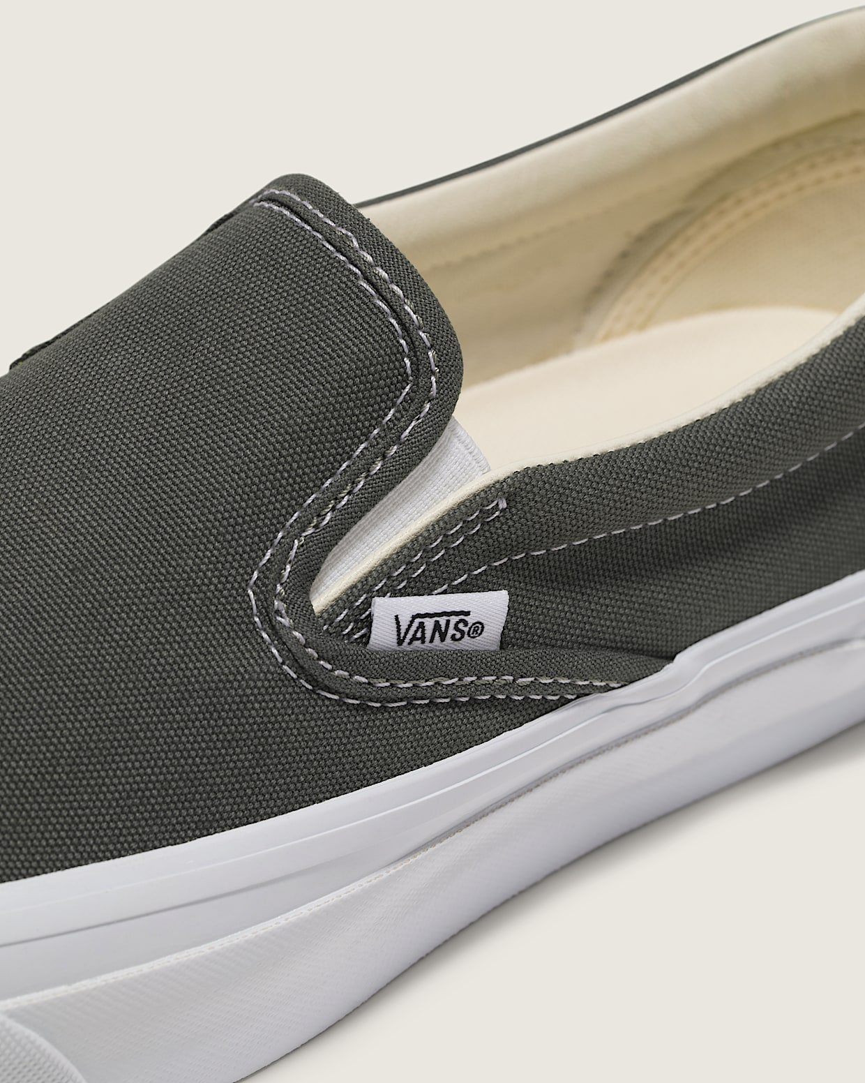 Vans classic slip on charcoal 2025