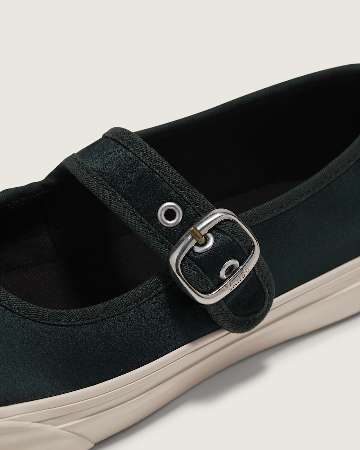 Van slip on lo pro hotsell